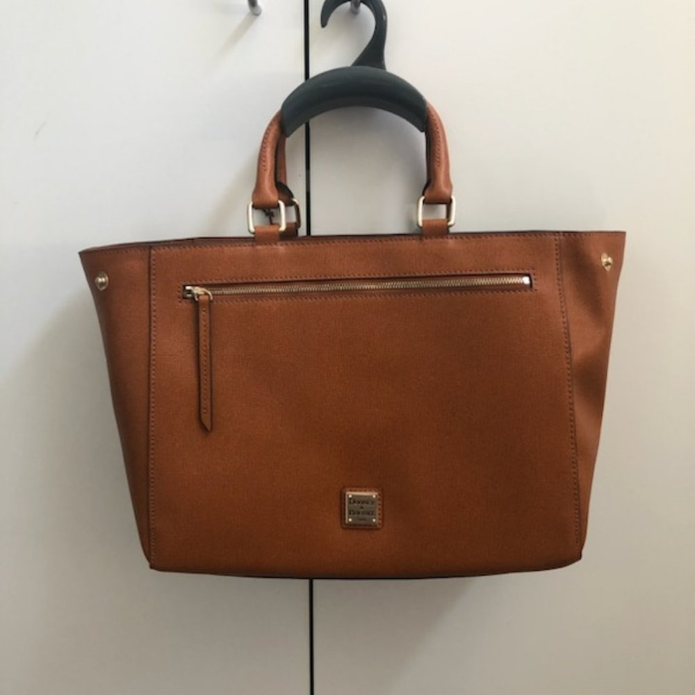 New Dooney & Bourke Zip Satchel in Nautral
